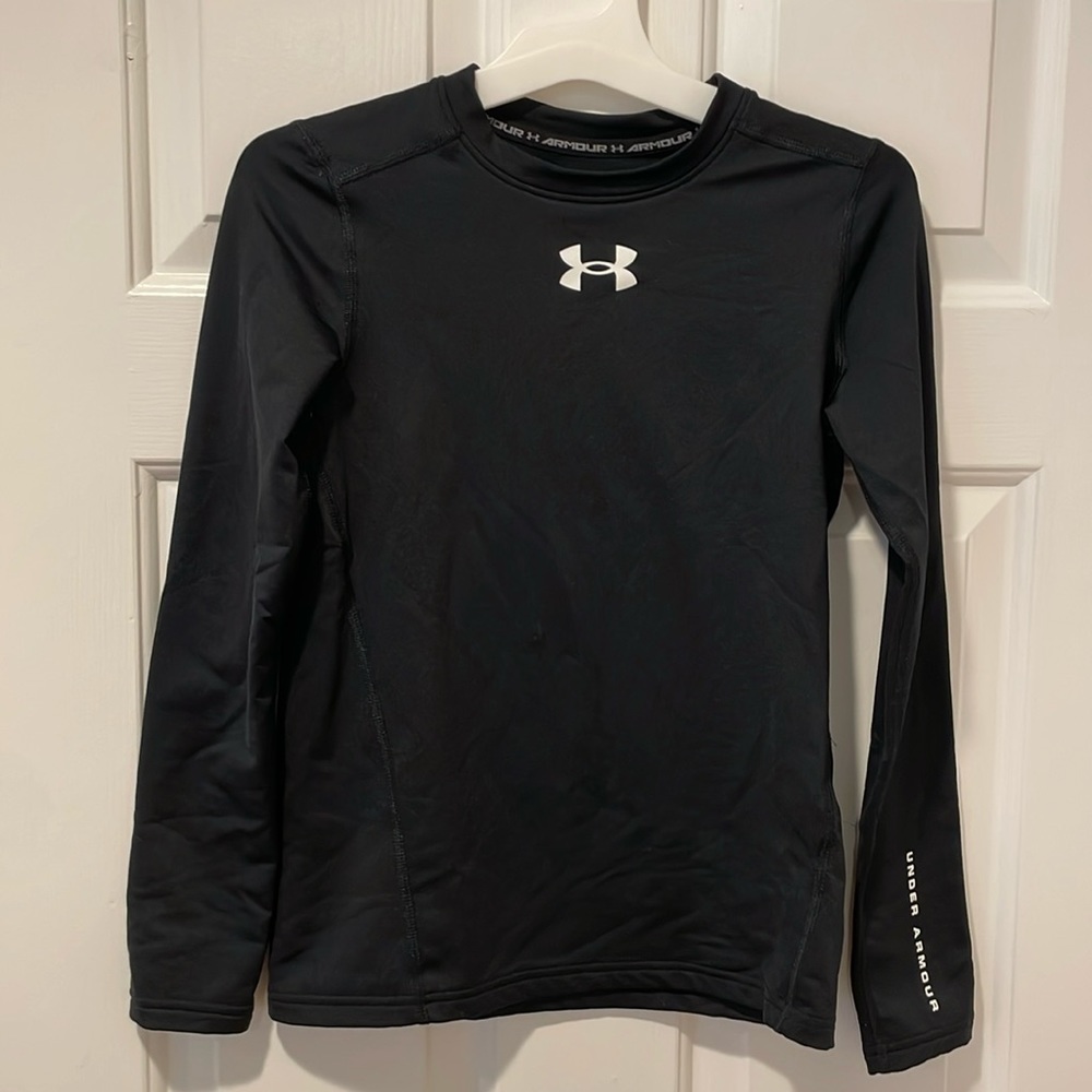 Boys long sleeve black under armour shirt size large
